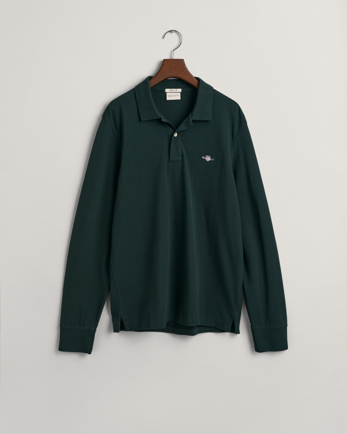 TARTAN GREEN, REG SHIELD LS PIQUE POLO, FLAT-LAY BY GANT AU.