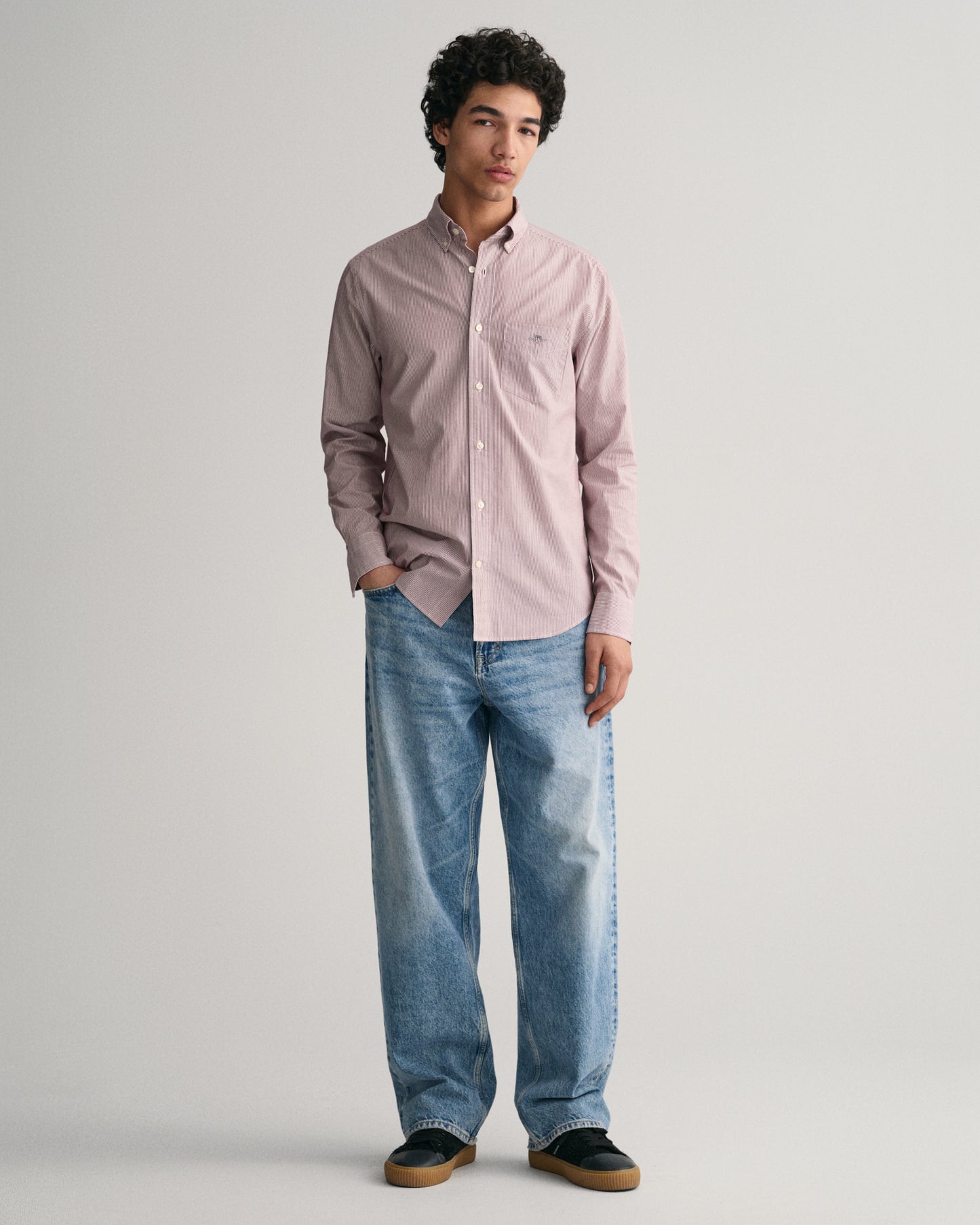 PLUMPED RED, REG POPLIN BANKER SHIRT BY GANT AU.