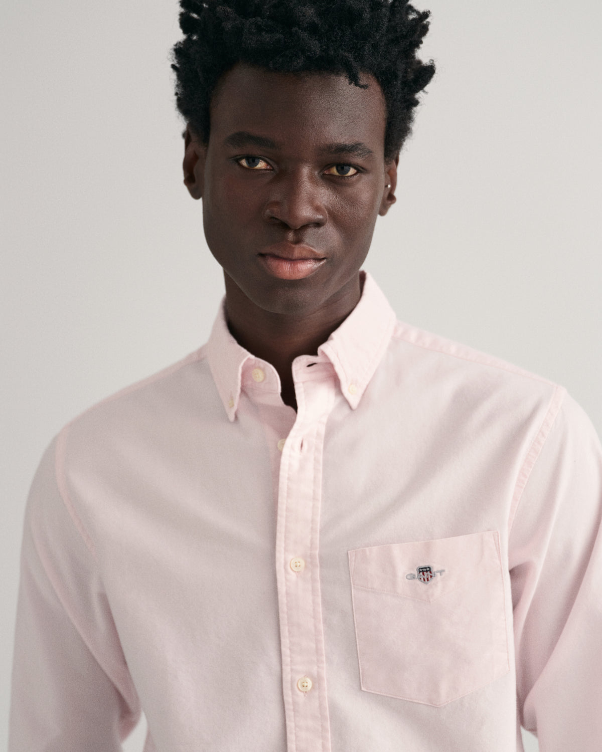 LIGHT PINK, REG OXFORD SHIRT, CLOSE-UP BY GANT AU.