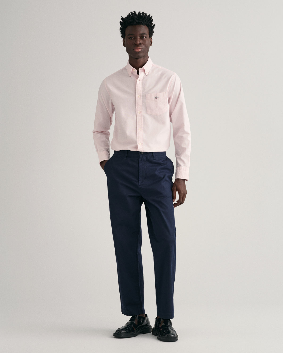 LIGHT PINK, REG OXFORD SHIRT BY GANT AU.
