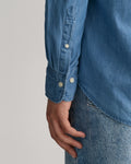 SEMI LIGHT BLUE, REG INDIGO BD, CLOSE-UP BY GANT AU.
