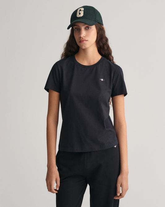 BLACK, REG SHIELD SS T-SHIRT, FRONT-VIEW BY GANT AU.