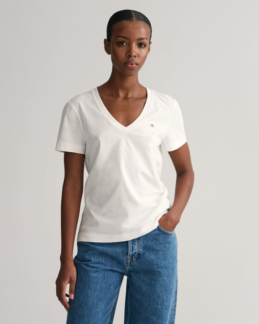 WHITE, REG SHIELD SS V-NECK T-SHIRT, FRONT-VIEW BY GANT AU.