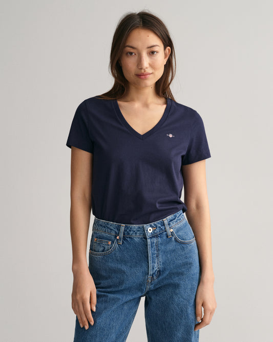EVENING BLUE, REG SHIELD SS V-NECK T-SHIRT, FRONT-VIEW BY GANT AU.