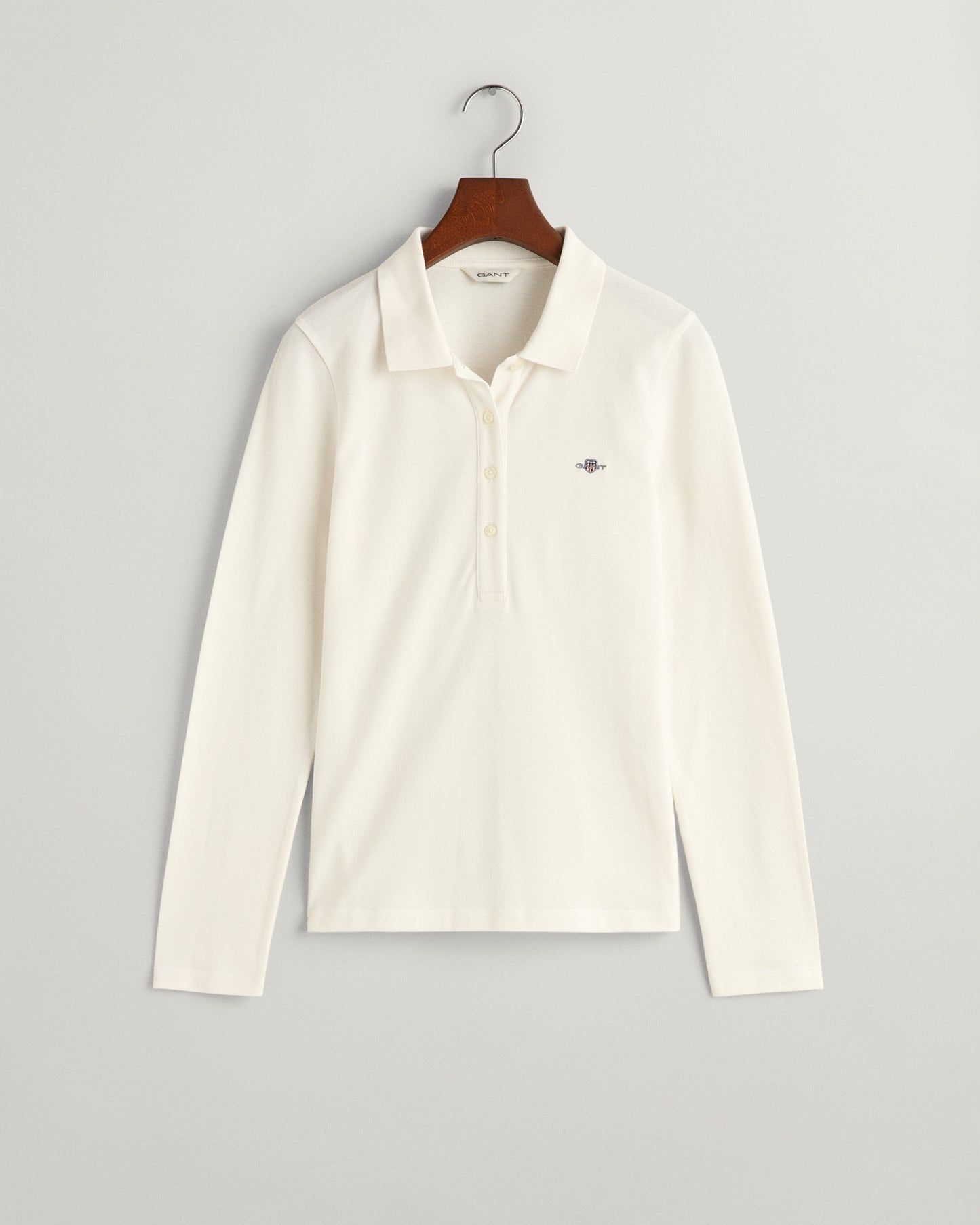 EGGSHELL, SLIM SHIELD LS PIQUE POLO, FLAT-LAY BY GANT AU.
