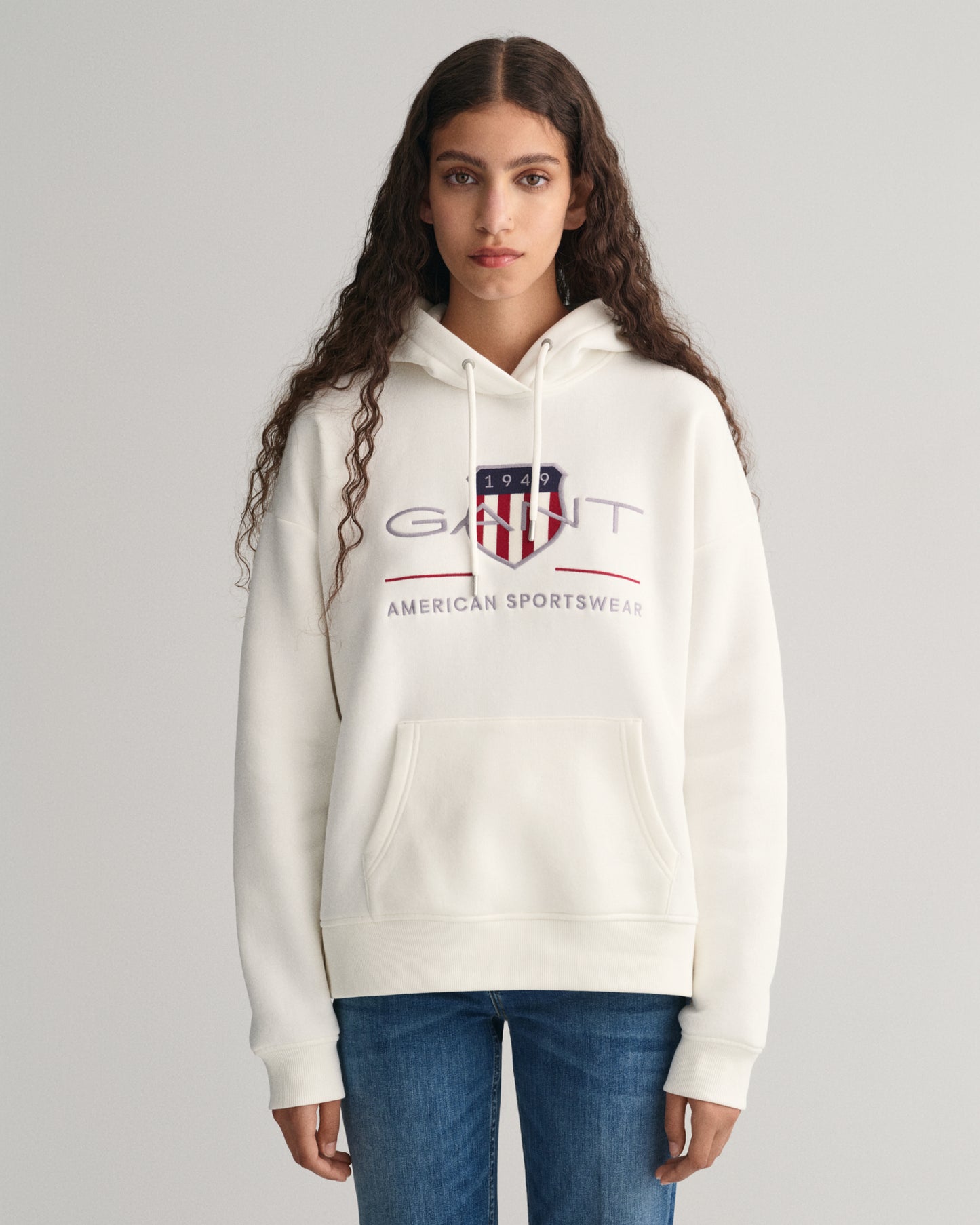 EGGSHELL, REL ARCHIVE SHIELD HOODIE BY GANT AU.
