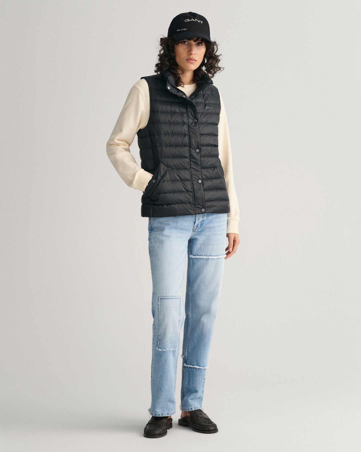 BLACK, LIGHT DOWN VEST BY GANT AU.