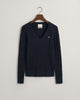 EVENING BLUE, STRETCH COTTON CABLE V-NECK, FLAT-LAY BY GANT AU.