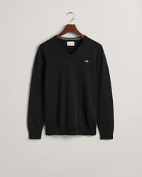 BLACK, CLASSIC COTTON V-NECK, FLAT-LAY BY GANT AU.