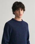 MODEL WEARING WOOL NEPS C-NECK