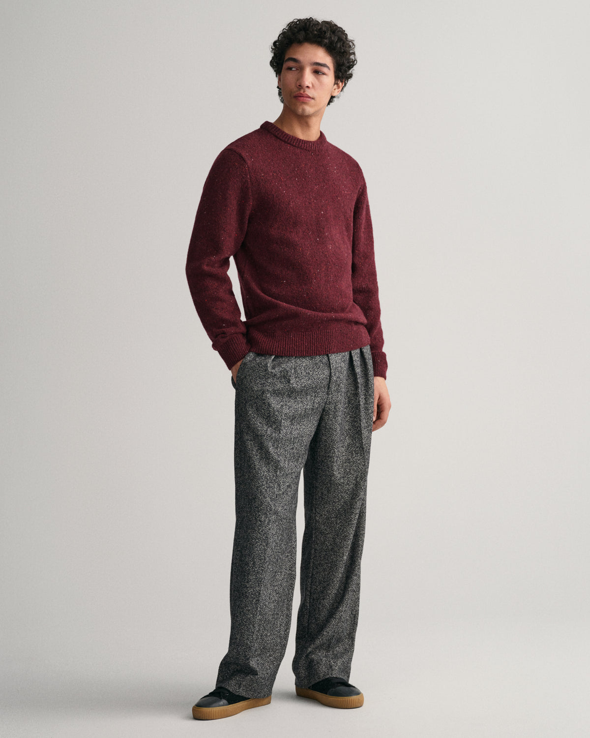 PLUMPED RED, WOOL NEPS C-NECK BY GANT AU.