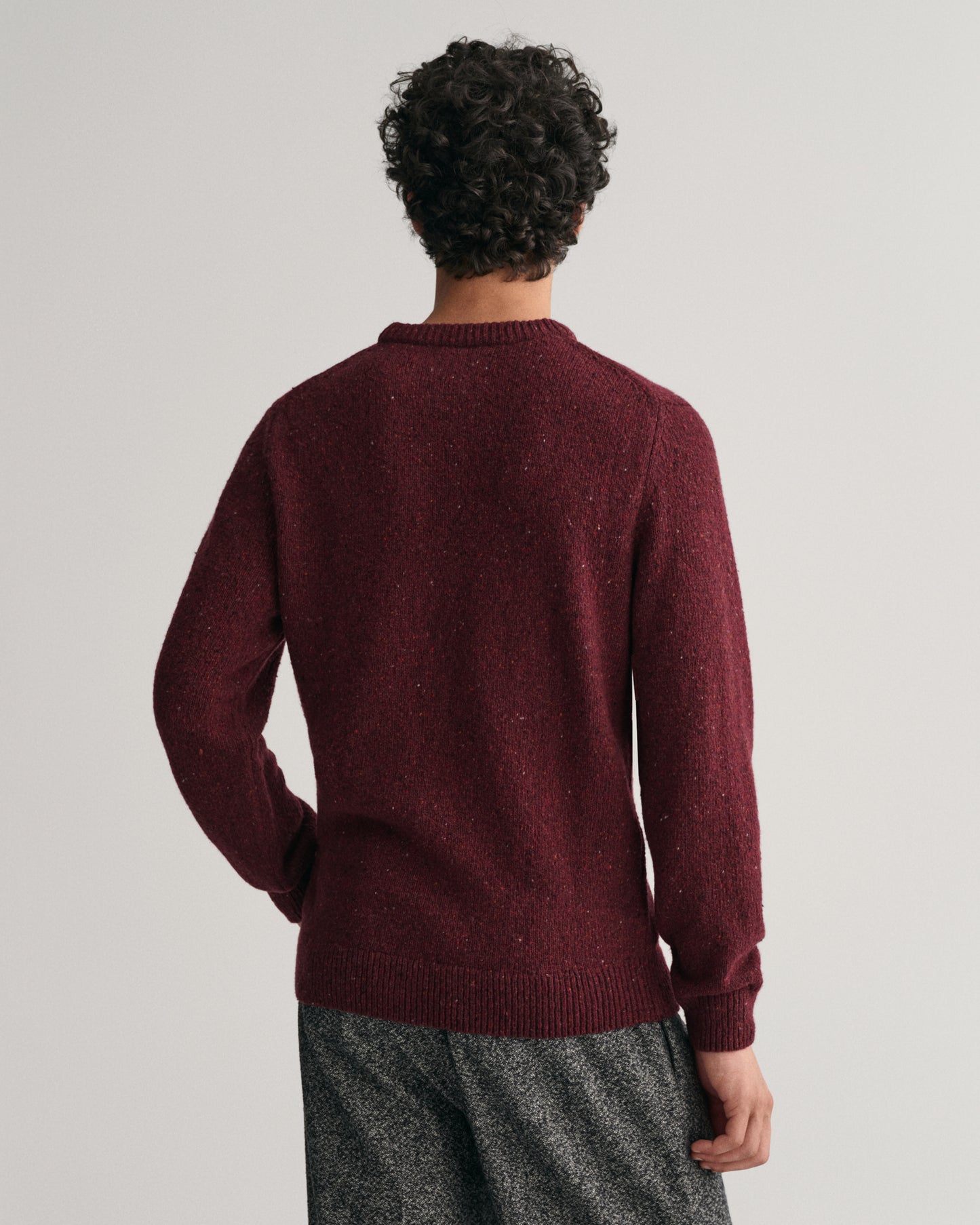 PLUMPED RED, WOOL NEPS C-NECK, BACK-VIEW BY GANT AU.
