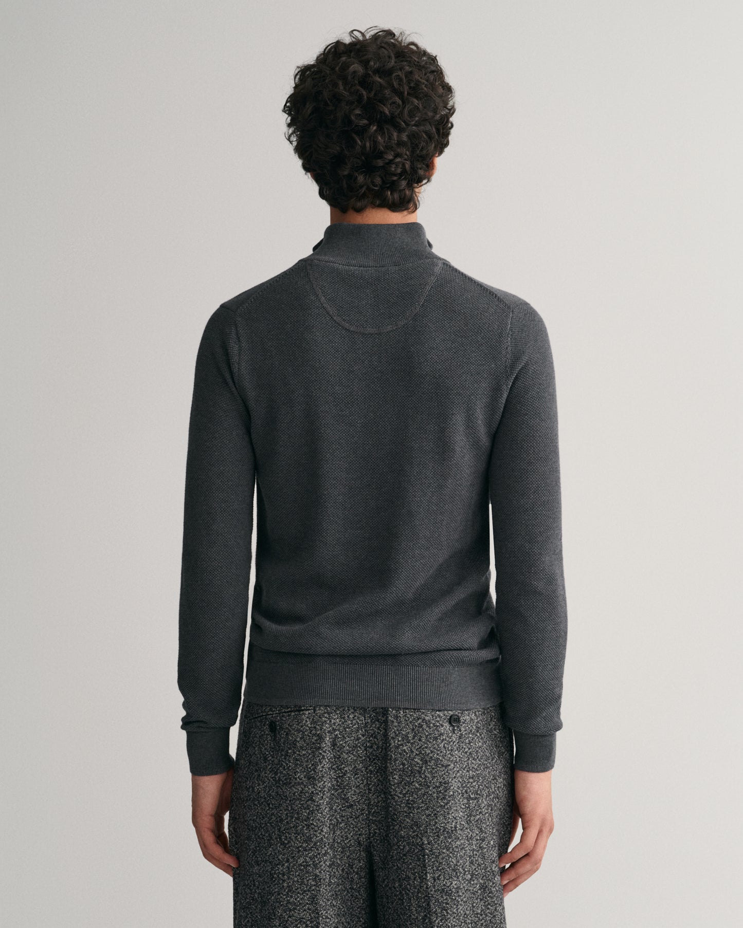 ANTRACIT MELANGE, COTTON PIQUE HALF ZIP, BACK-VIEW BY GANT AU.