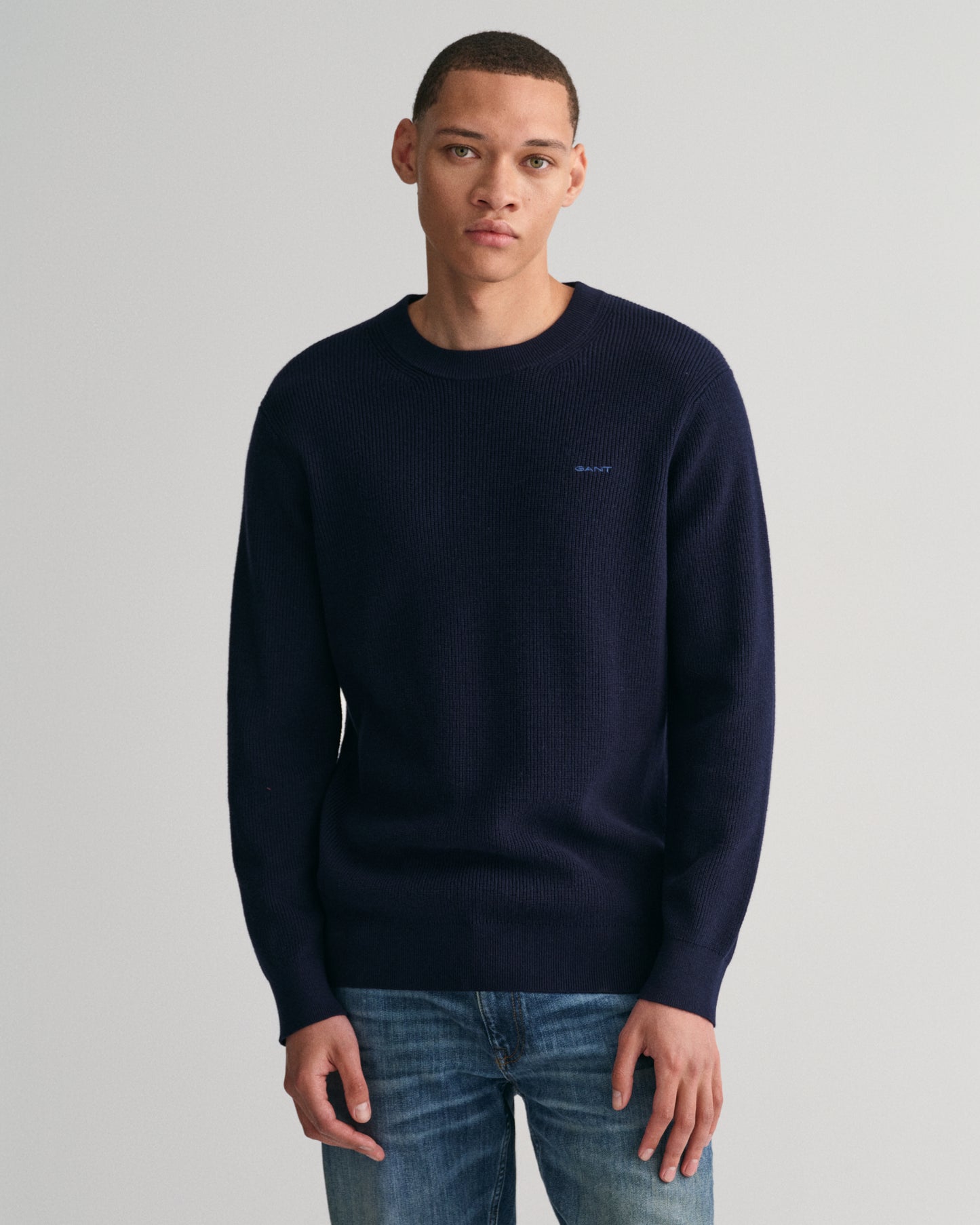 EVENING BLUE, COTTON WOOL RIB C-NECK, FRONT-VIEW BY GANT AU.