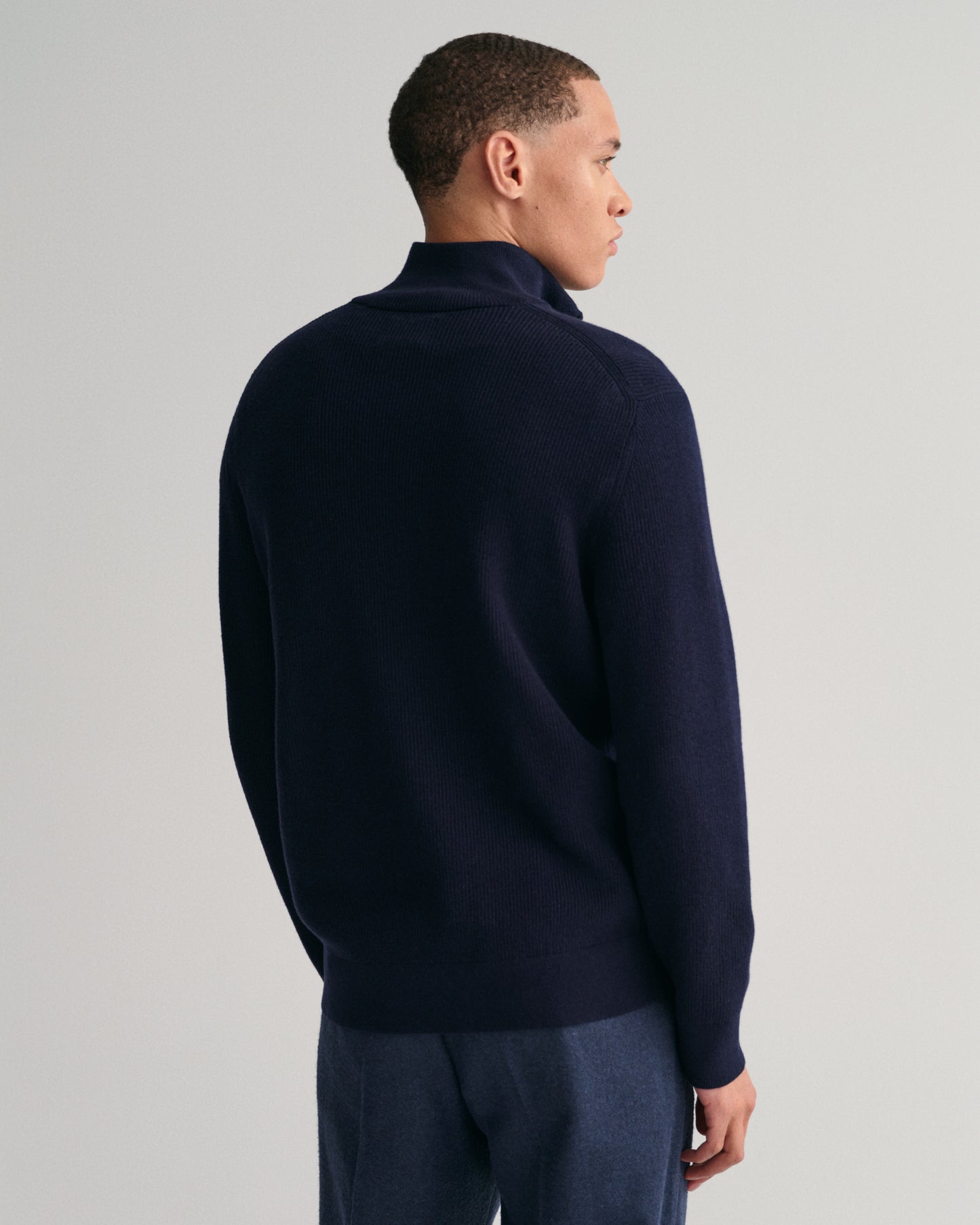 EVENING BLUE, COTTON WOOL RIB HZ, BACK-VIEW BY GANT AU.