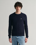 EVENING BLUE, LAMBSWOOL CABLE C-NECK, FRONT-VIEW BY GANT AU.