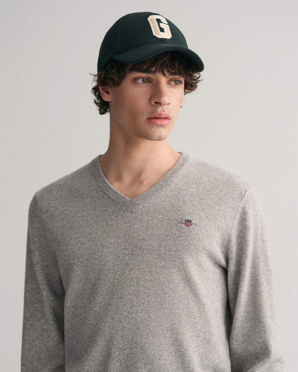 MODEL WEARING SUPERFINE LAMBSWOOL V-NECK