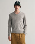 GREY MELANGE, SUPERFINE LAMBSWOOL V-NECK, FRONT-VIEW BY GANT AU.