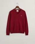 PORT RED, SUPERFINE LAMBSWOOL V-NECK, FLAT-LAY BY GANT AU.