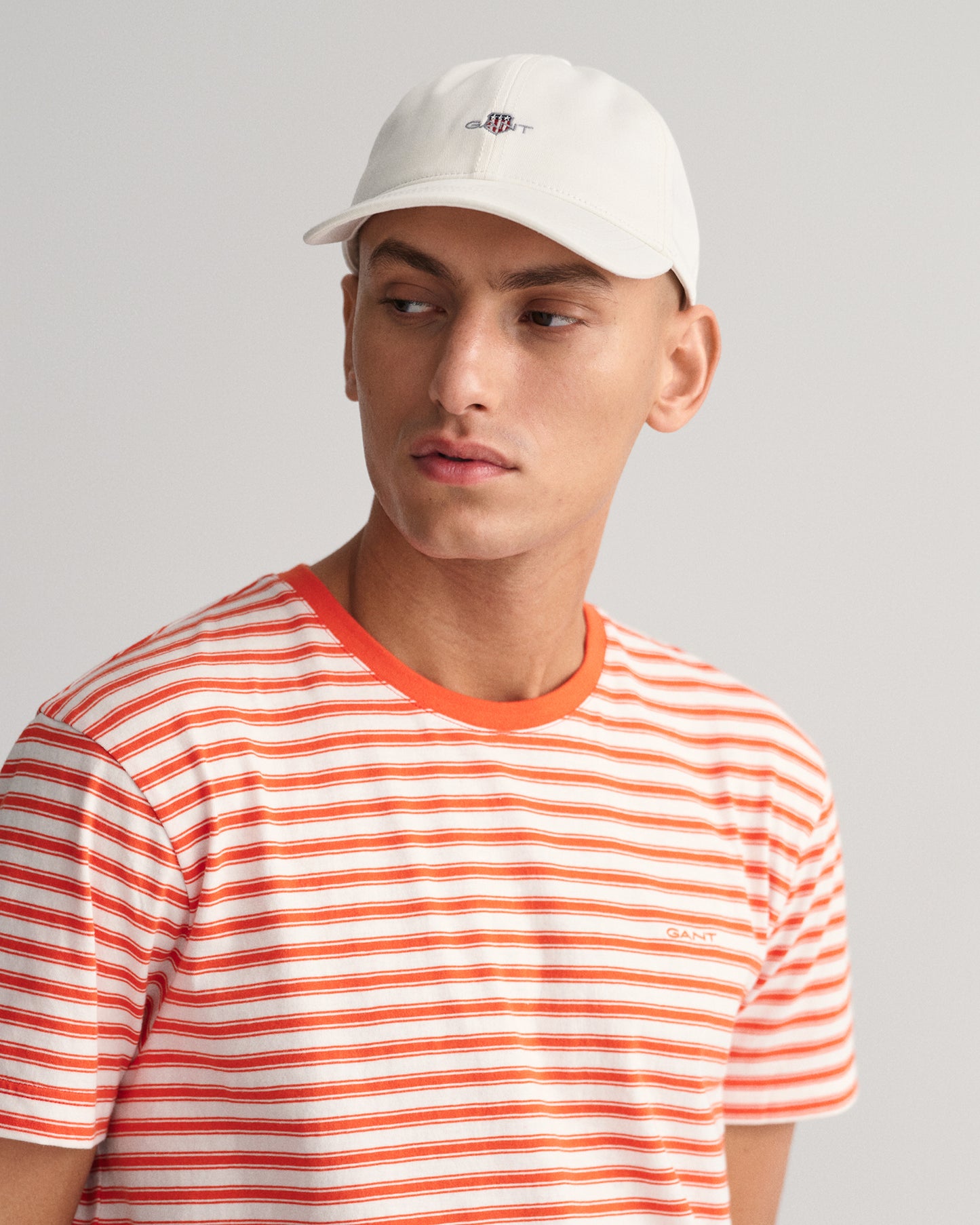 WHITE, UNISEX. SHIELD CAP BY GANT AU.