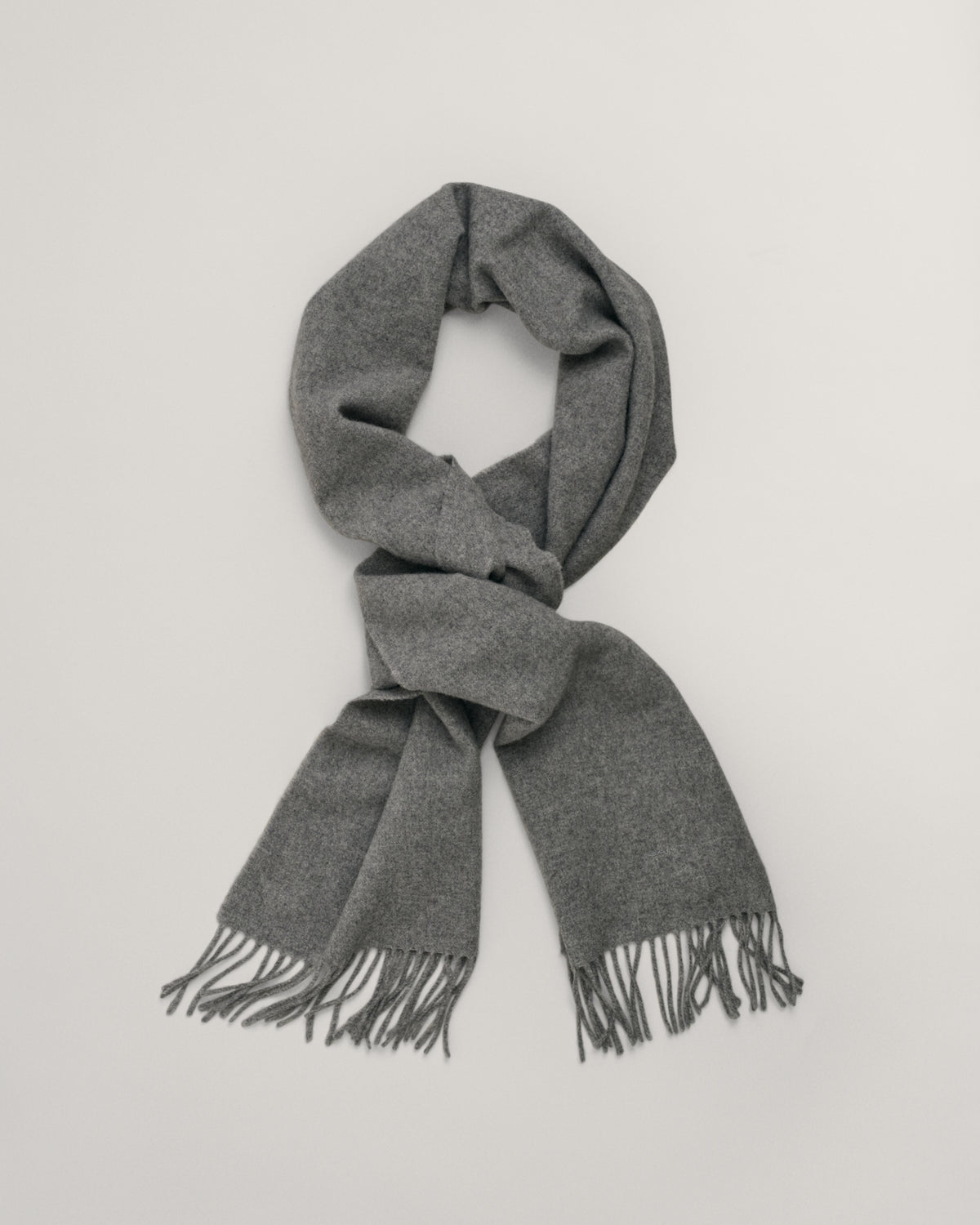 GREY MELANGE, UNISEX. WOOL SCARF, BACK-VIEW BY GANT AU.
