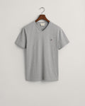 GREY MELANGE, SLIM SHIELD V-NECK T-SHIRT, FLAT-LAY BY GANT AU.
