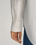 WHITE, REL POPLIN SHIRT, CLOSE-UP BY GANT AU.