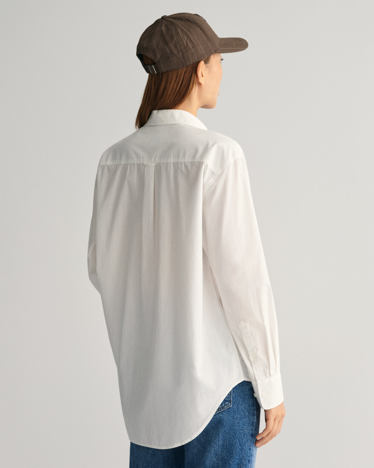 WHITE, REL POPLIN SHIRT, BACK-VIEW BY GANT AU.