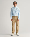 DARK KHAKI, GANT CHINO, FRONT-VIEW BY GANT AU.