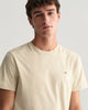 SILKY BEIGE, REG SHIELD SS T-SHIRT, CLOSE-UP BY GANT AU.