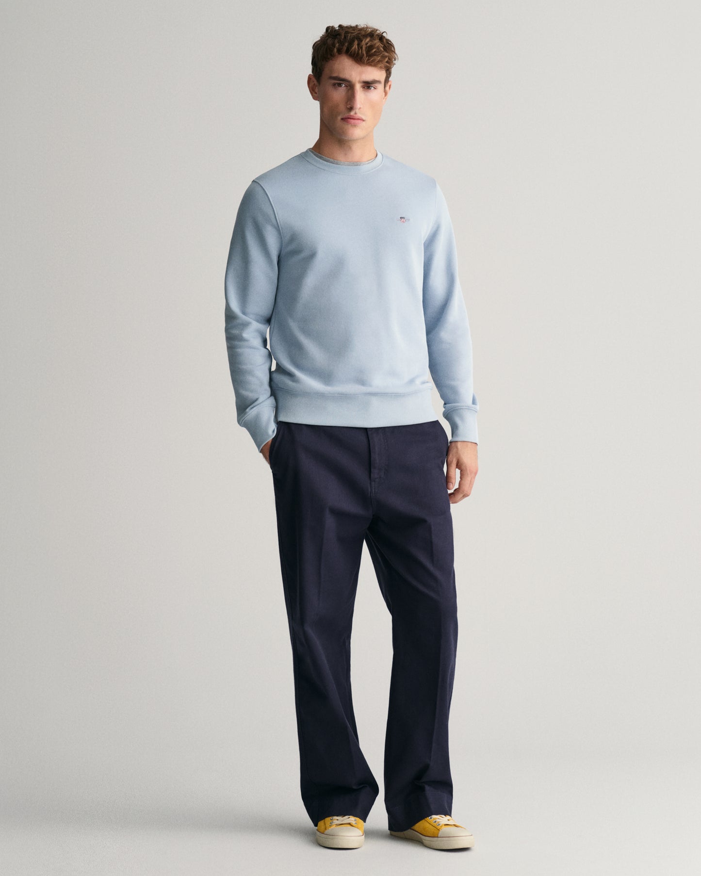 DOVE BLUE, REG SHIELD C-NECK SWEAT BY GANT AU.