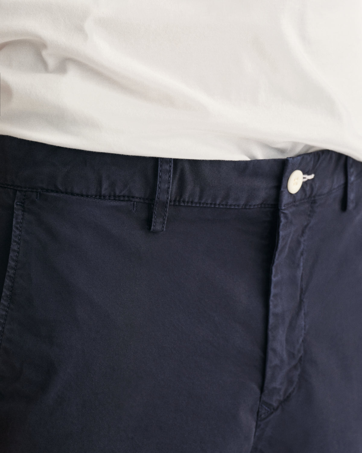 MARINE, SLIM SUNFADED SHORTS, CLOSE-UP BY GANT AU.
