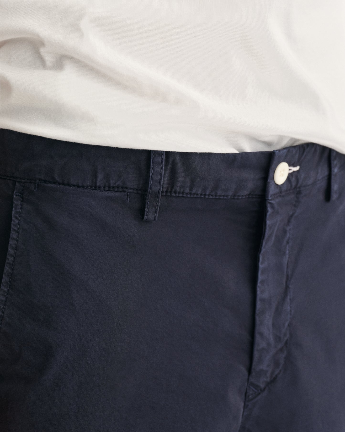MARINE, SLIM SUNFADED SHORTS, CLOSE-UP BY GANT AU.