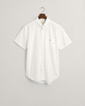 WHITE, REG CLASSIC POPLIN SS SHIRT, FLAT-LAY BY GANT AU.