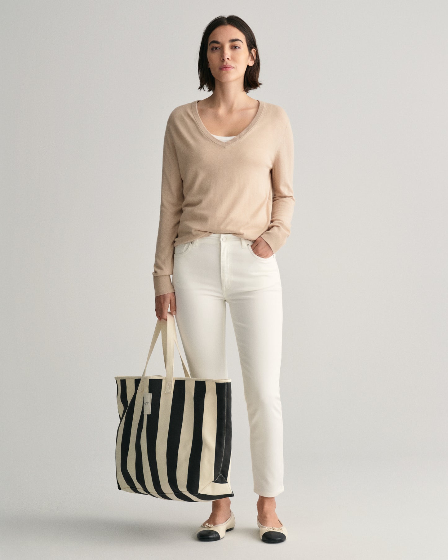 EGGSHELL, SLIM CROPPED WHITE JEANS BY GANT AU.