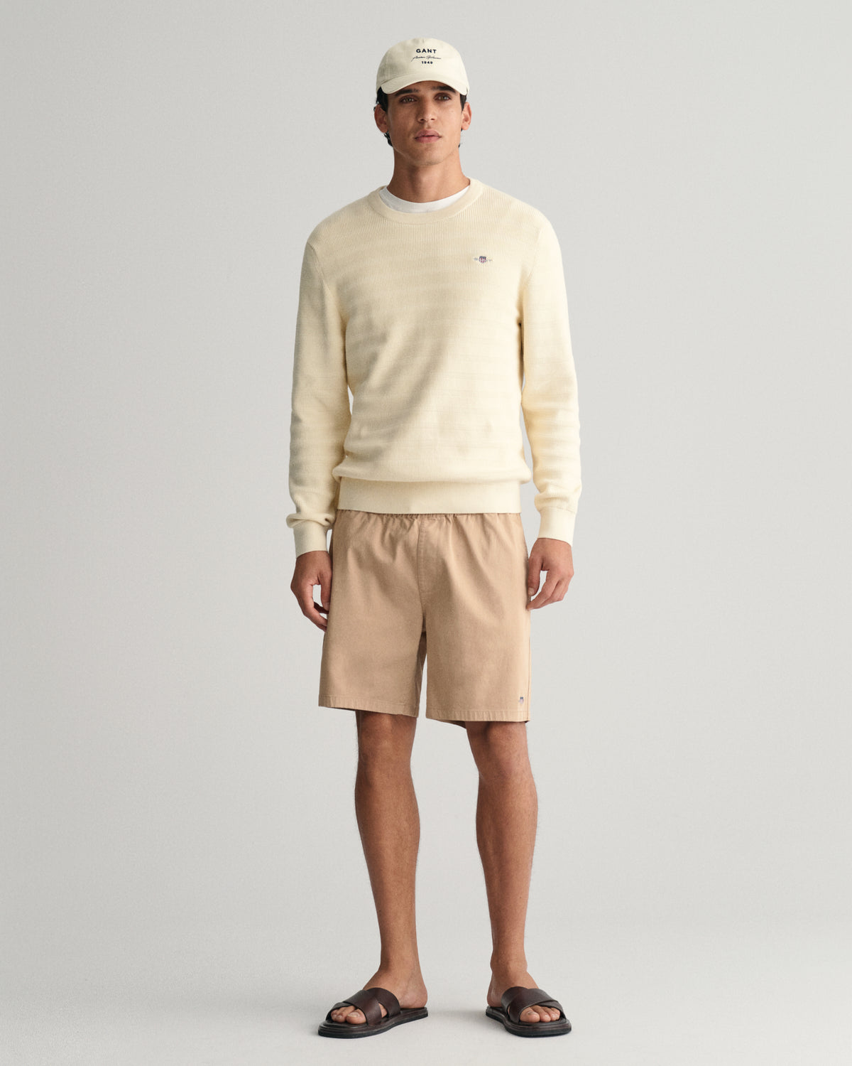 CREAM, STRIPE TEXTURED COTTON  C-NECK BY GANT AU.