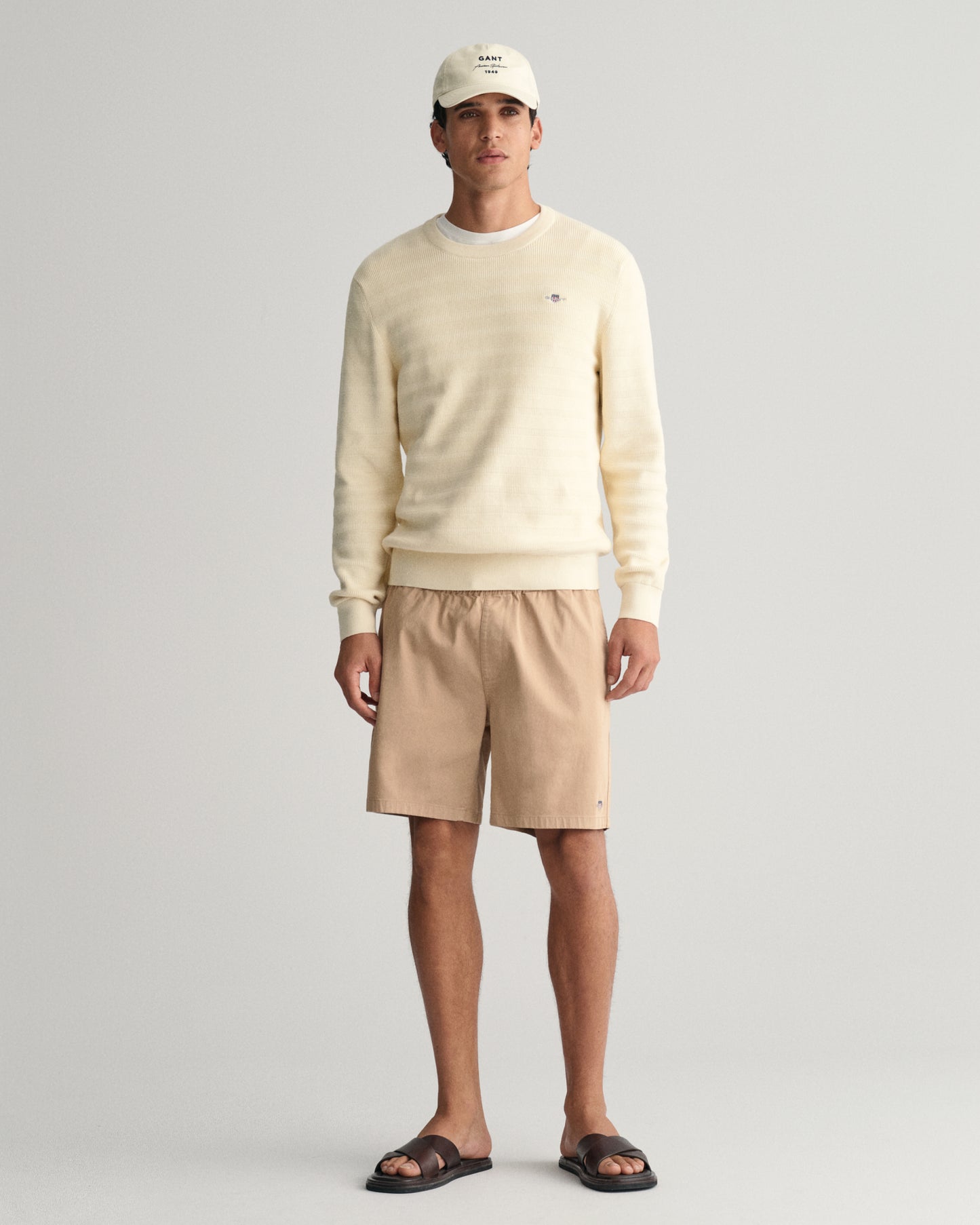 CREAM, STRIPE TEXTURED COTTON  C-NECK BY GANT AU.
