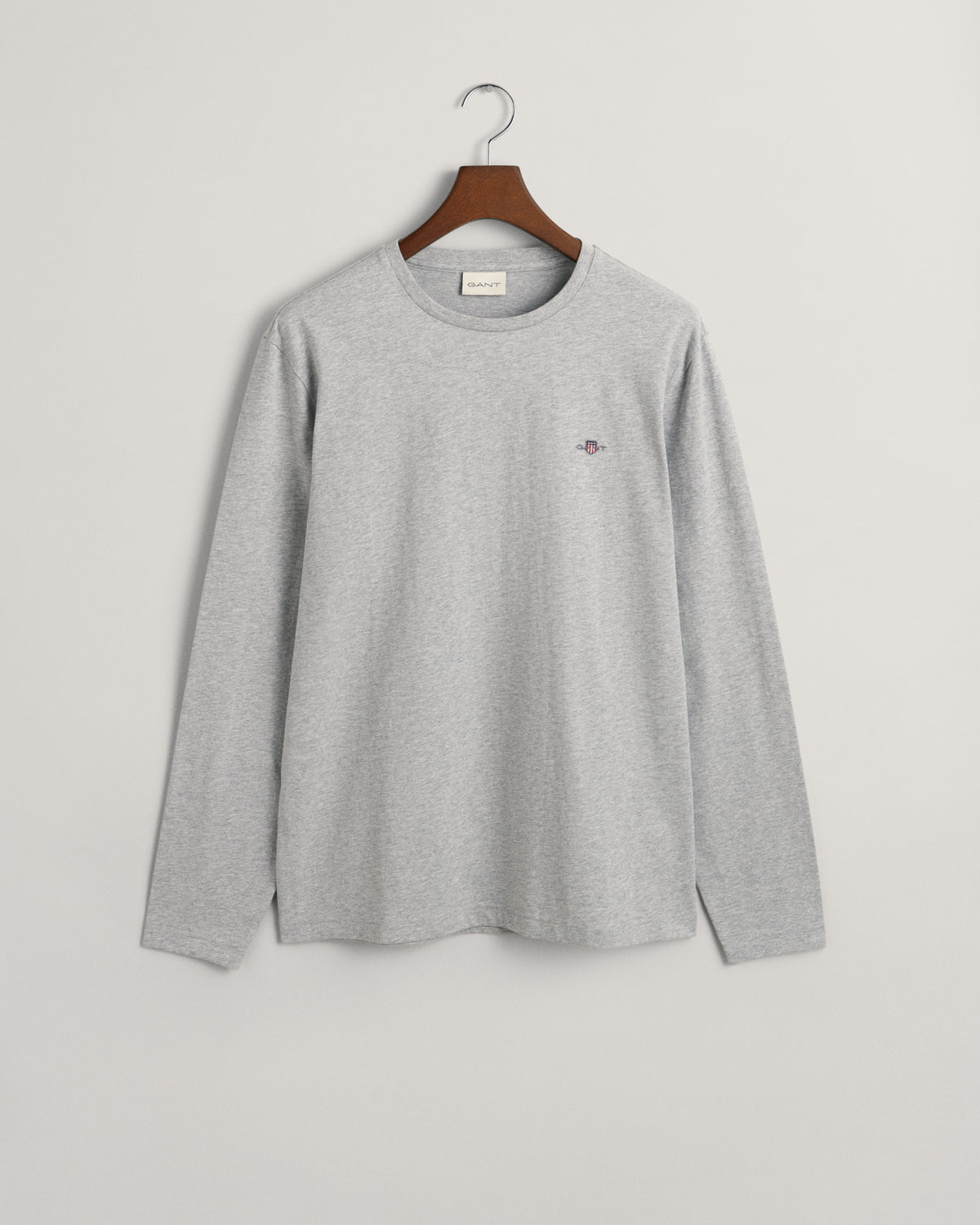 GREY MELANGE, REG SHIELD LS T-SHIRT, FLAT-LAY BY GANT AU.