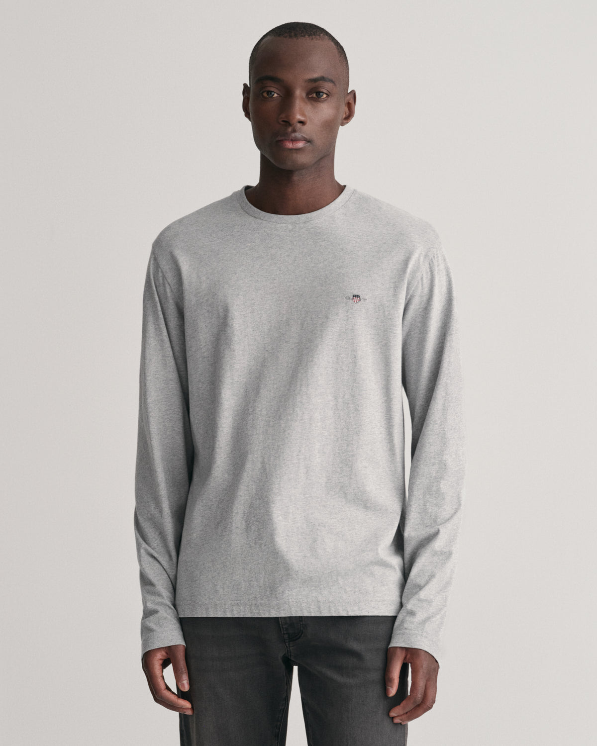 GREY MELANGE, REG SHIELD LS T-SHIRT, FRONT-VIEW BY GANT AU.