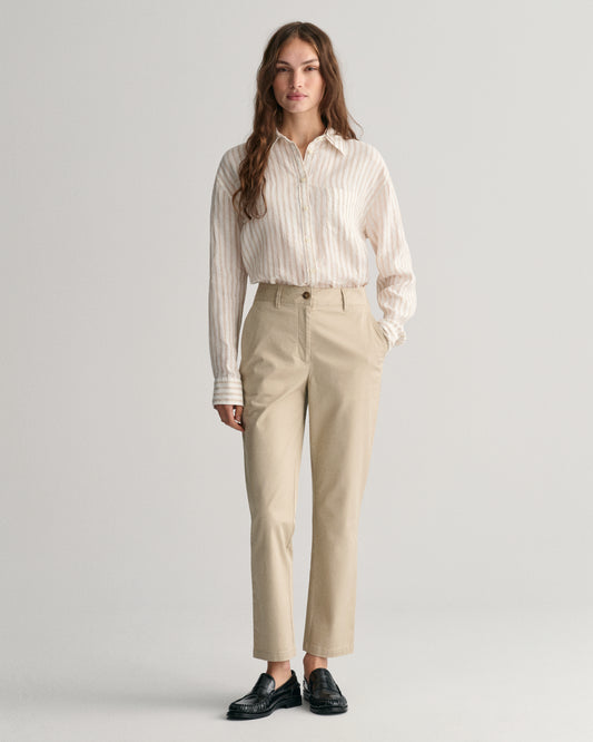 DRY SAND, SLIM CHINOS, FRONT-VIEW BY GANT AU.