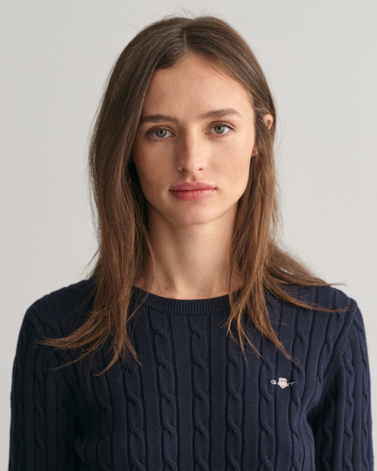 EVENING BLUE, STRETCH COTTON CABLE C-NECK, CLOSE-UP BY GANT AU.