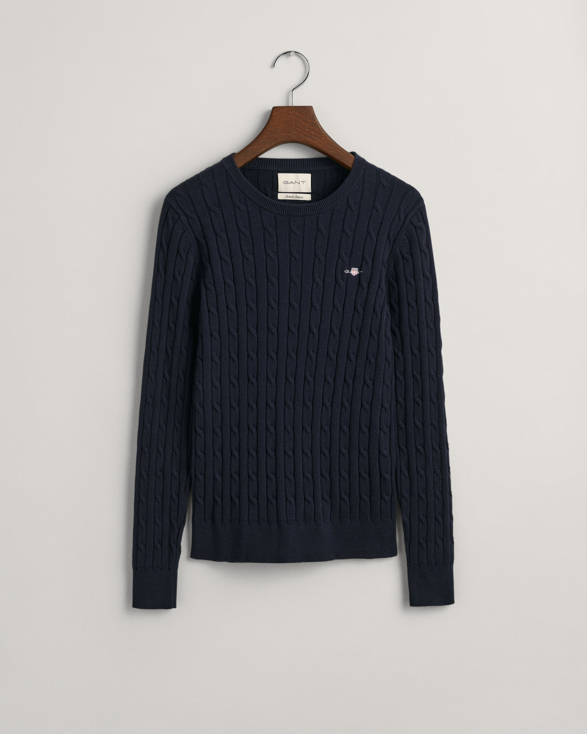 EVENING BLUE, STRETCH COTTON CABLE C-NECK, FLAT-LAY BY GANT AU.