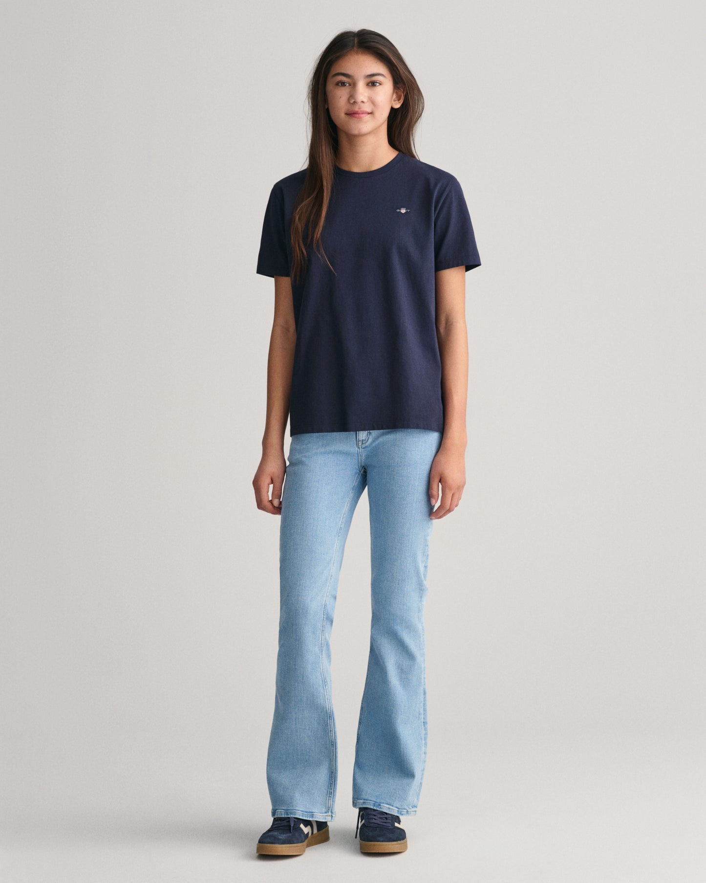 EVENING BLUE, SHIELD SS T-SHIRT, FRONT-VIEW BY GANT AU.