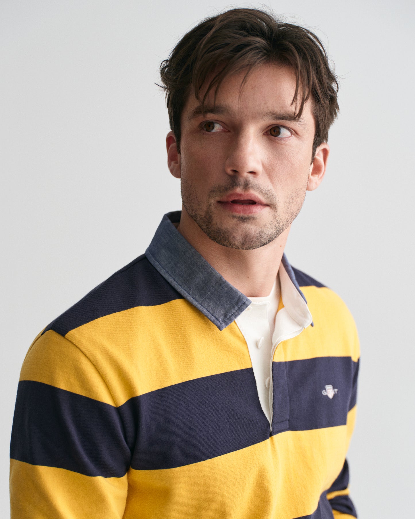 FADED SUNSET, REG CHAMBRAY STRIPE HEAVY RUGGER, CLOSE-UP BY GANT AU.