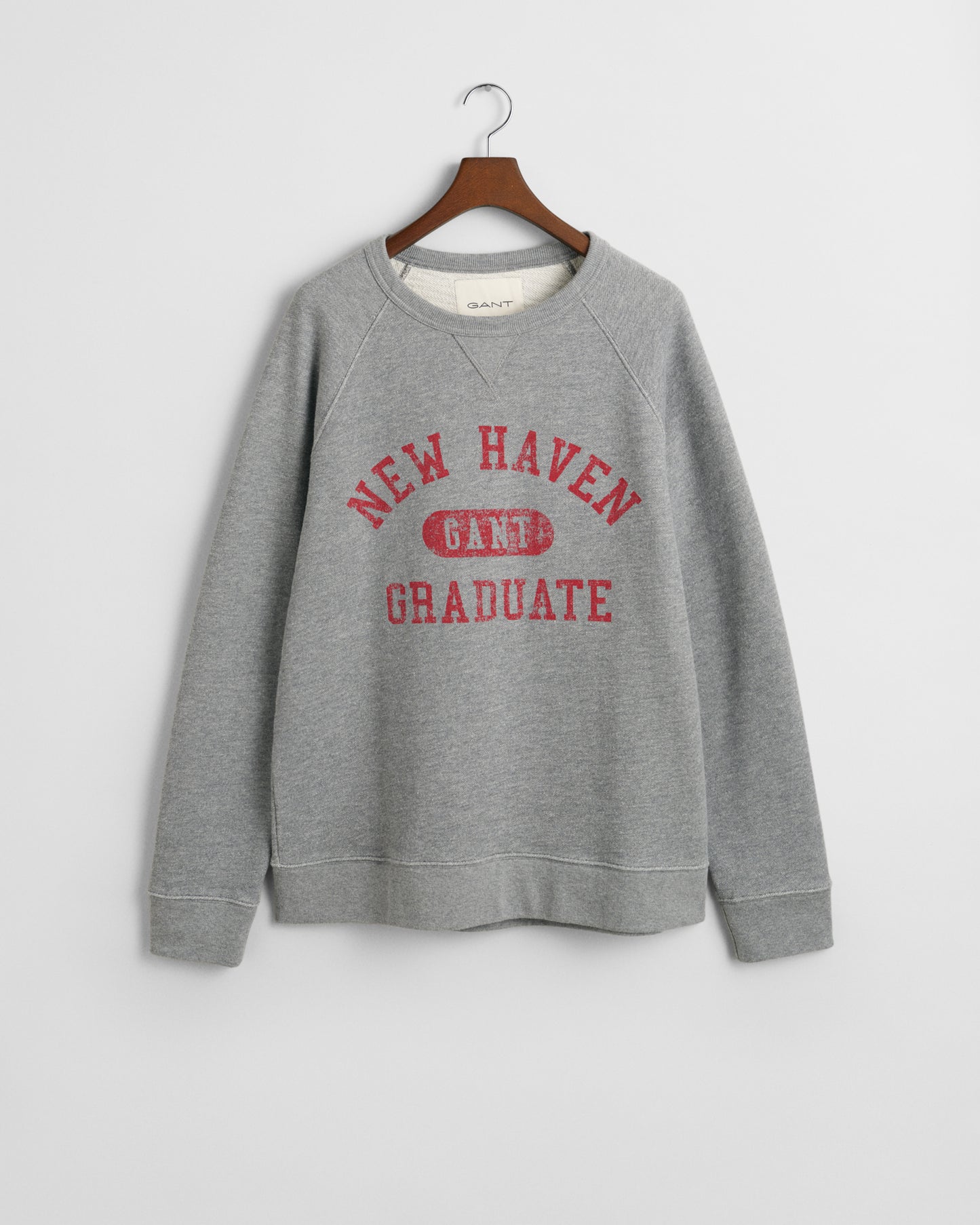 GREY MELANGE, GRAPHIC C-NECK SWEAT, FLAT-LAY BY GANT AU.