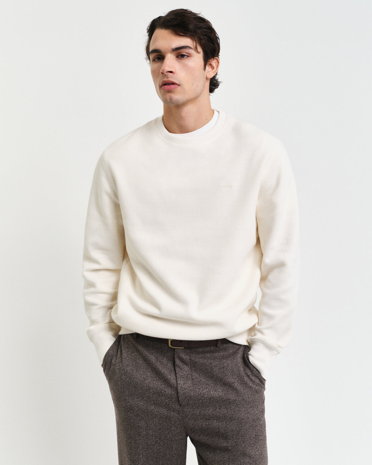 CREAM, WAFFLE C-NECK SWEAT, FRONT-VIEW BY GANT AU.