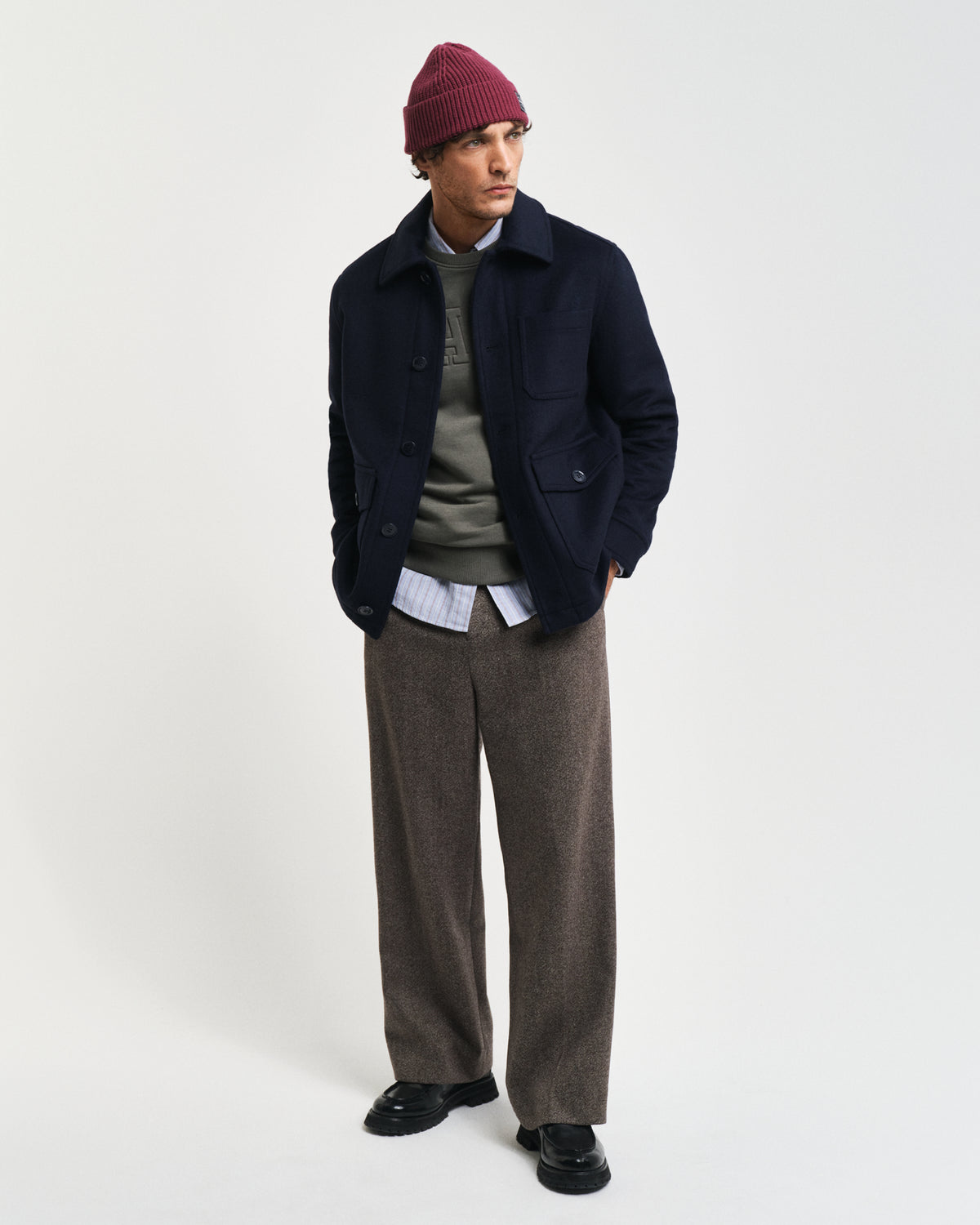 DARK EARTHY GREEN, EMBOSSED C-NECK SWEAT BY GANT AU.