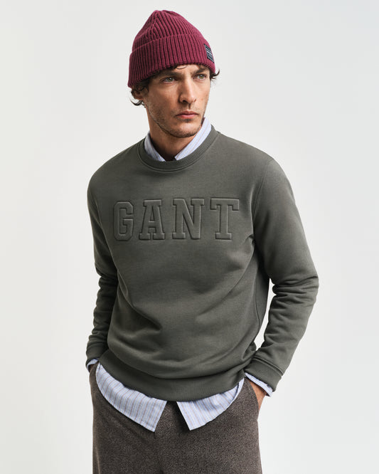 DARK EARTHY GREEN, EMBOSSED C-NECK SWEAT, FRONT-VIEW BY GANT AU.