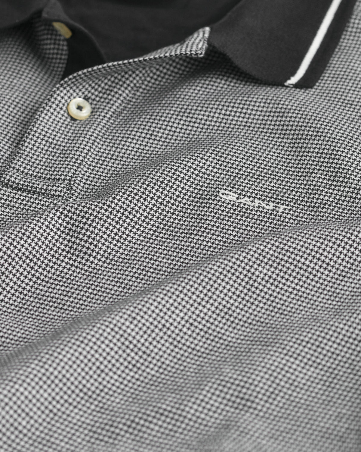 BLACK, MICRO HOUNDSTOOTH POLO, CLOSE-UP BY GANT AU.