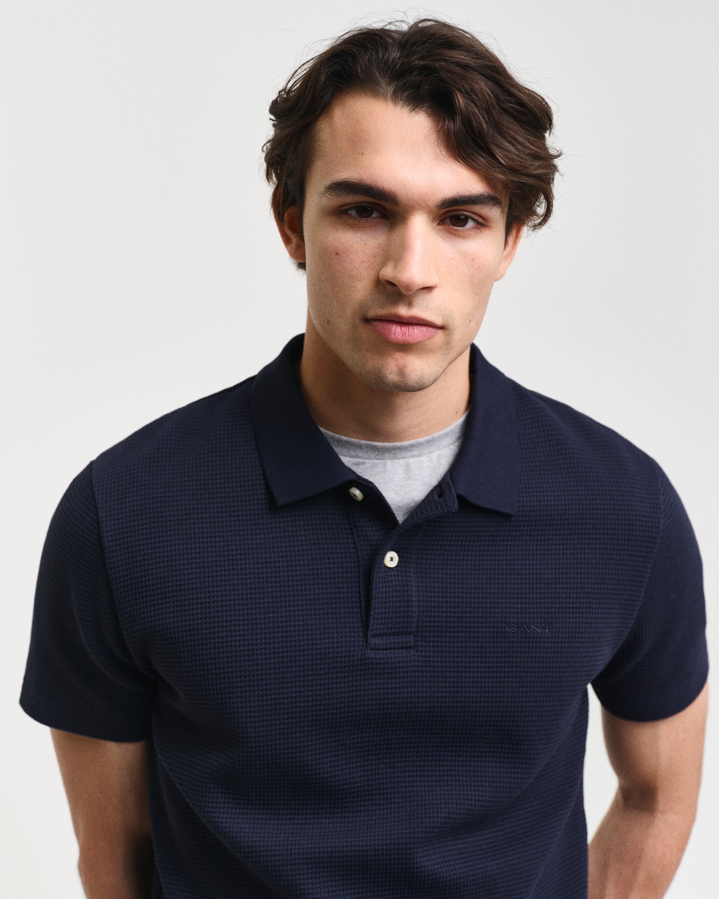 EVENING BLUE, WAFFLE TEXTURED SS POLO, CLOSE-UP BY GANT AU.
